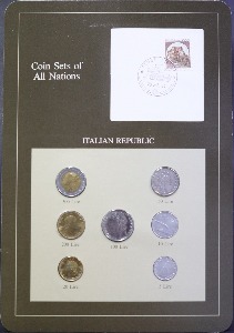 세계의 현행주화 이탈리아 1979~1985년 7종 미사용 주화 및 우표첩 세트