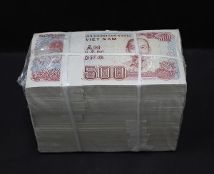 베트남 1988년 500동 지폐 1000장 대관봉 (다발 10개)