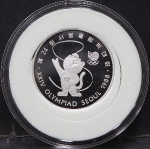 한국조폐공사 1988년 서울 올림픽 공식 기념 호돌이 은메달 (상태 중상급)