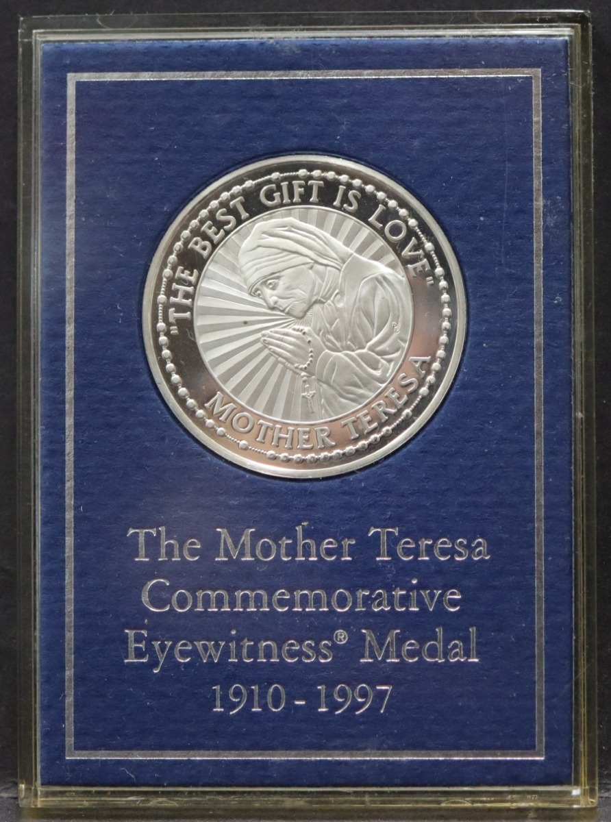 미국 프랭클린 민트사 1997년 발행 테레사 수녀 (마더 테레사,알바니아계 출신 인도 가톨릭교회 수녀) 사망 추모 은메달