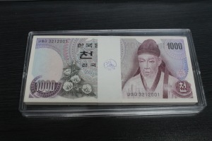 한국은행 가 1,000원 1차 천원권 100매 다발 미사용