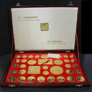 중국 1990년 북경 (베이징) 아시안게임 기념 순금 도금 황동 메달 36종 세트