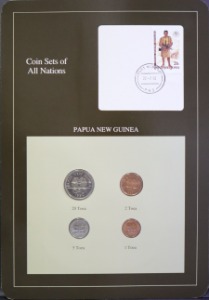 세계의 현행주화 파푸아뉴기니 1990년 4종 미사용 주화 및 우표첩 세트